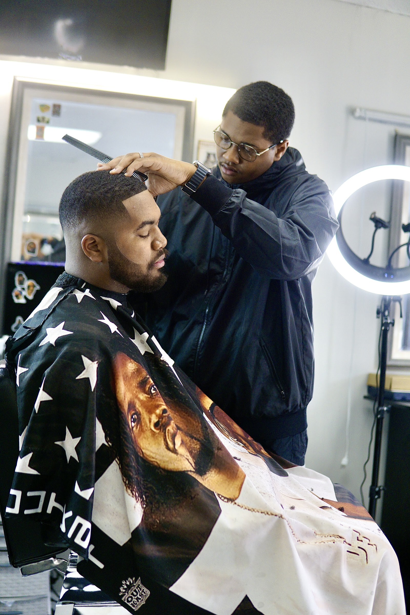 Estrada Barber Salon barber at work